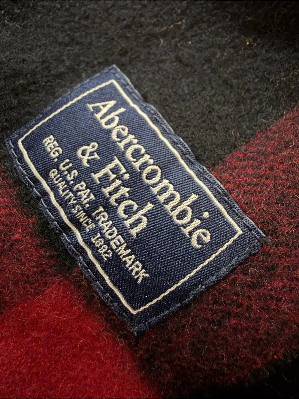 NWOT Abercrombie & Fitch Red and Black Plaid Wool Scarf